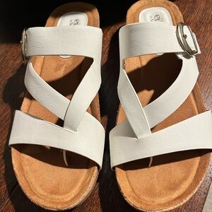 Women's White Leather Sandals By Eurosport 7.5